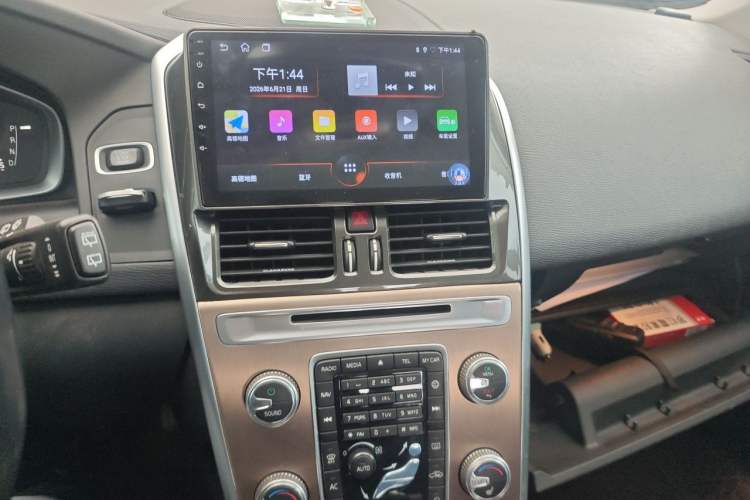 Used Volvo XC60 2016 T5 Smart Upgrade Model Audio And AC Panel