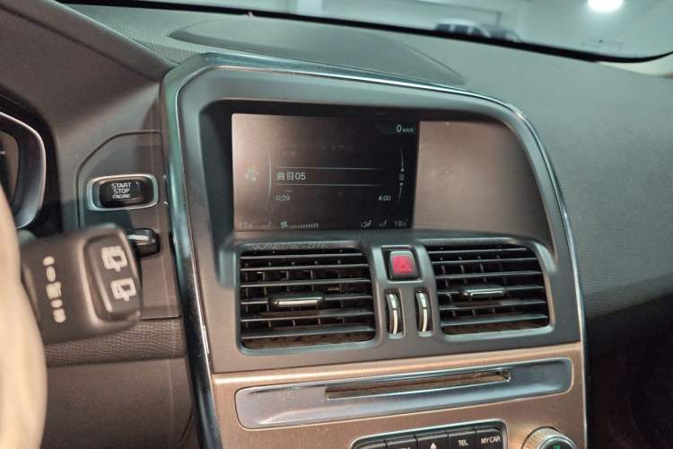 Used Volvo XC60 2016 T5 Smart Upgrade Model Audio And AC Panel
