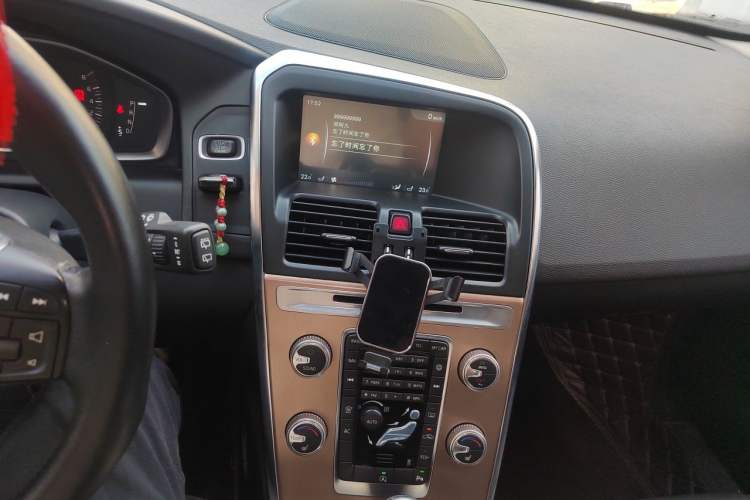Used Volvo XC60 2016 T5 Smart Upgrade Model Audio And AC Panel