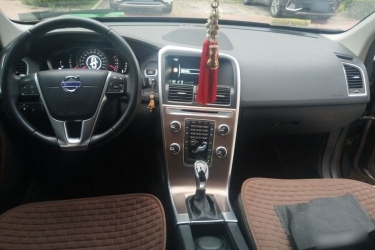 Used Volvo XC60 2016 T5 AWD Zhiyuan Edition Center Console