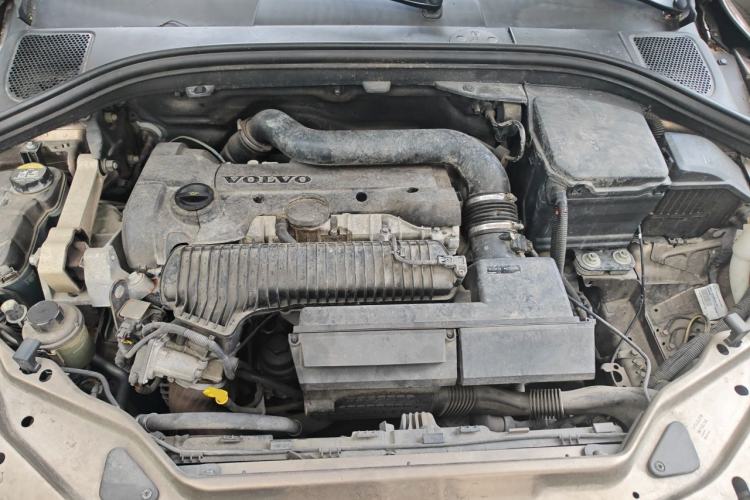 Used Volvo XC60 2016 T5 AWD Zhiyuan Edition Engine Bay