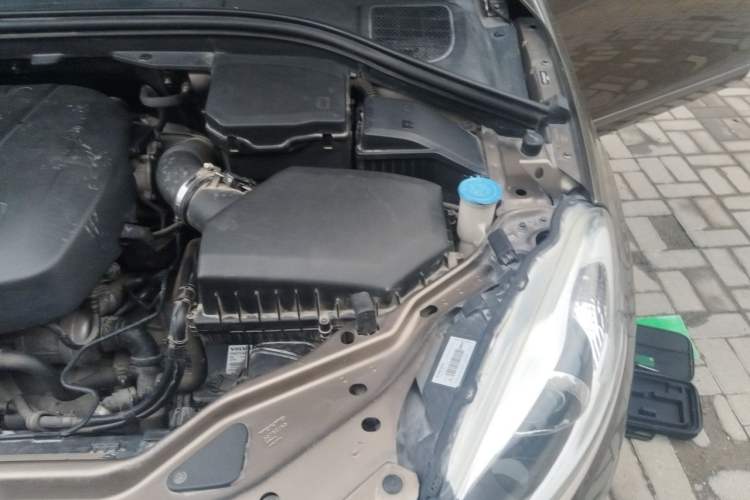 Used Volvo XC60 2016 T5 AWD Zhiyuan Edition Engine Bay Left
