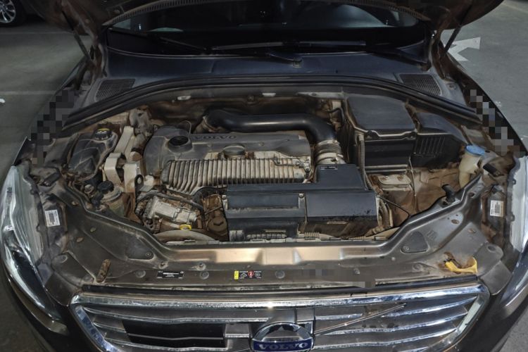 Used Volvo XC60 2016 T5 AWD Zhiyuan Edition Engine Bay