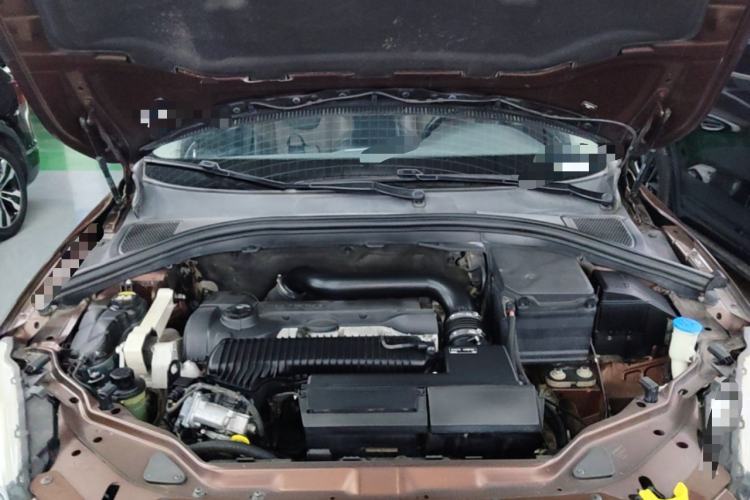 Used Volvo XC60 2016 T5 AWD Zhiyuan Edition Engine Bay