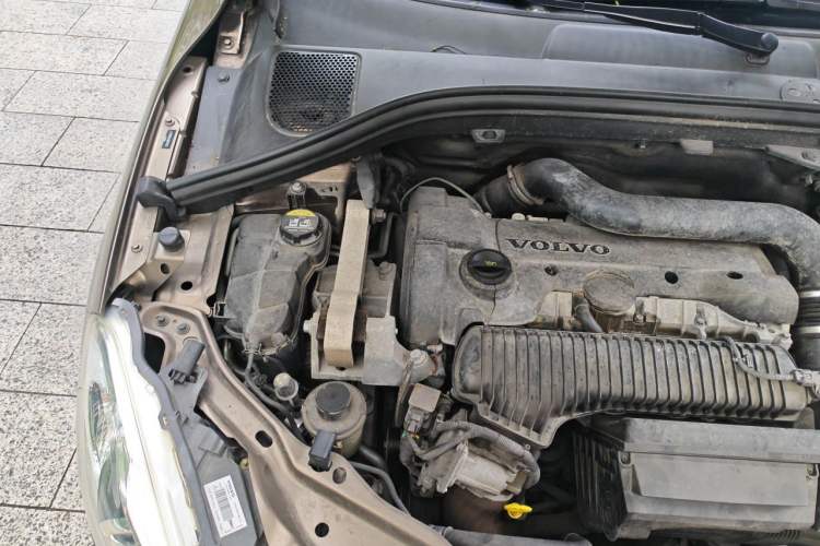 Used Volvo XC60 2016 T5 AWD Zhiyuan Edition Engine Bay Right