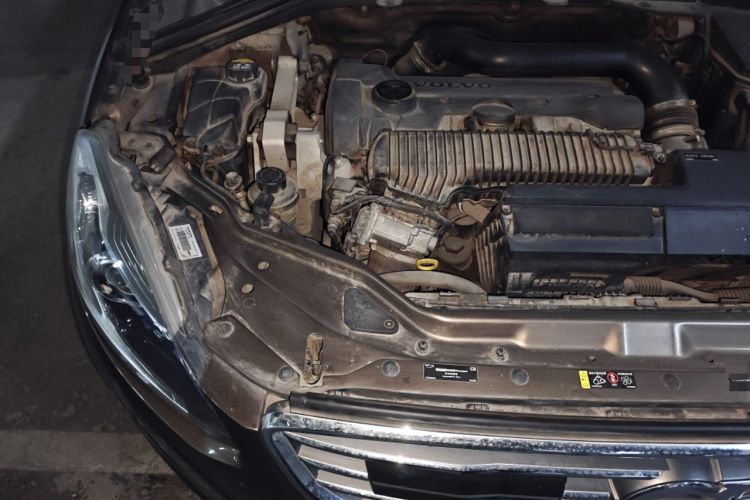 Used Volvo XC60 2016 T5 AWD Zhiyuan Edition Engine Bay Right