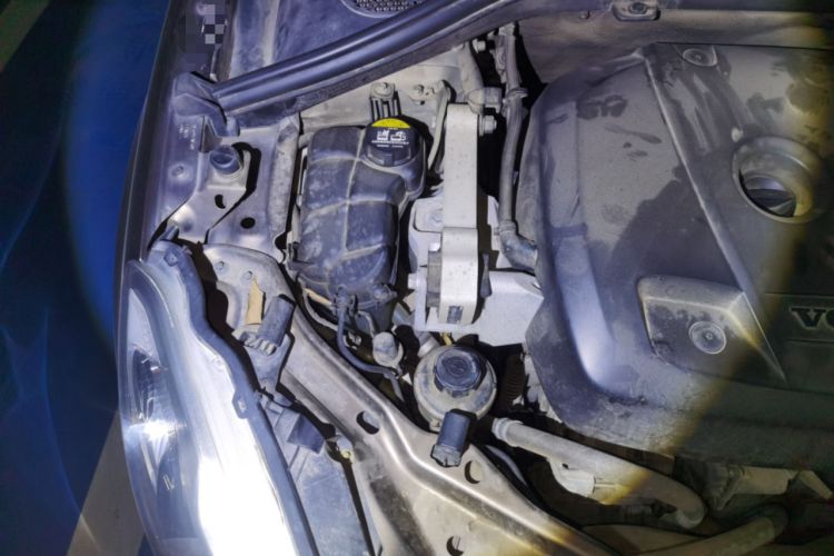 Used Volvo XC60 2016 T5 Smart Version Engine Bay Right