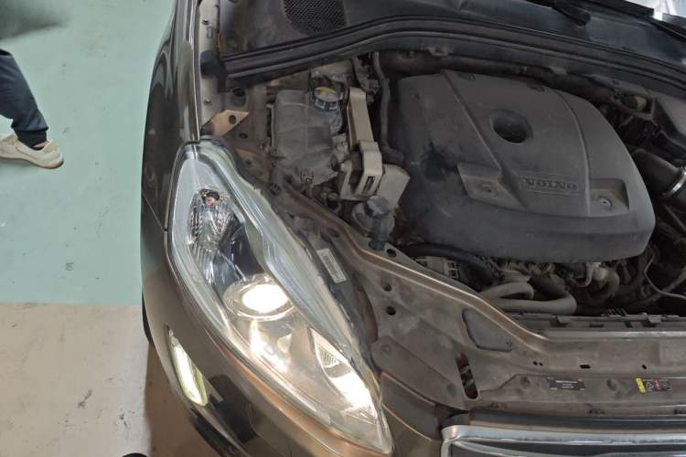 Used Volvo XC60 2016 T5 Smart Upgrade Model Engine Bay Right