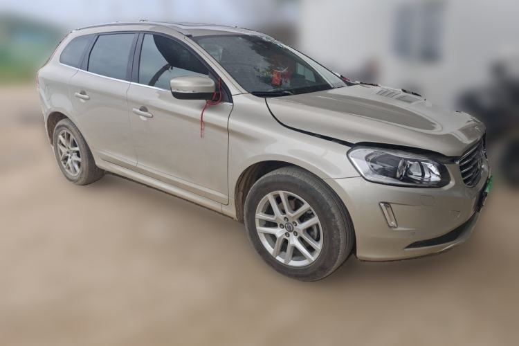 Used Volvo XC60 2016 T5 Smart Upgrade Model Front Right 45 Deg