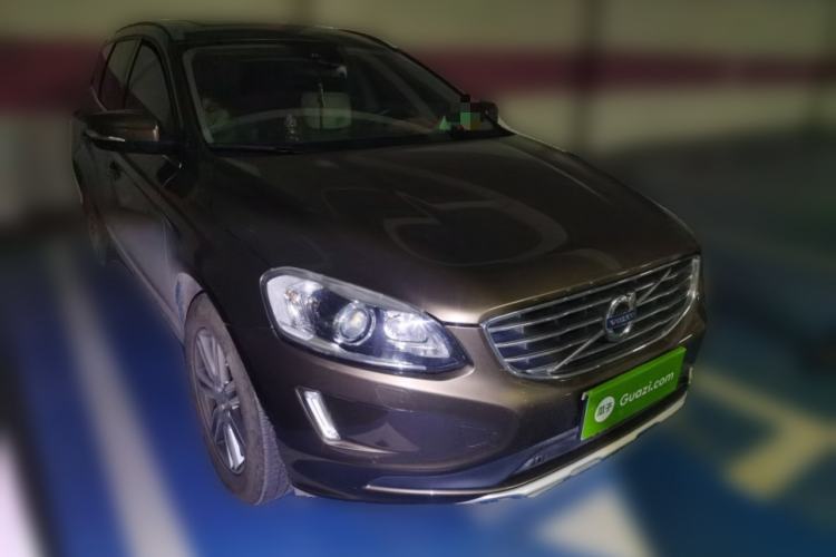 Used Volvo XC60 2016 T5 Smart Version Front Right 45 Deg
