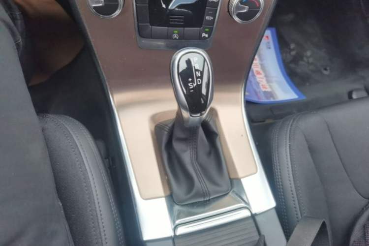 Used Volvo XC60 2016 T5 Smart Drive Edition Gear Lever
