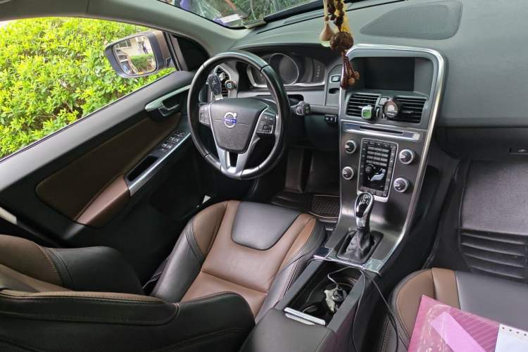 Used Volvo XC60 2016 T5 AWD Zhiyuan Edition Gear Lever