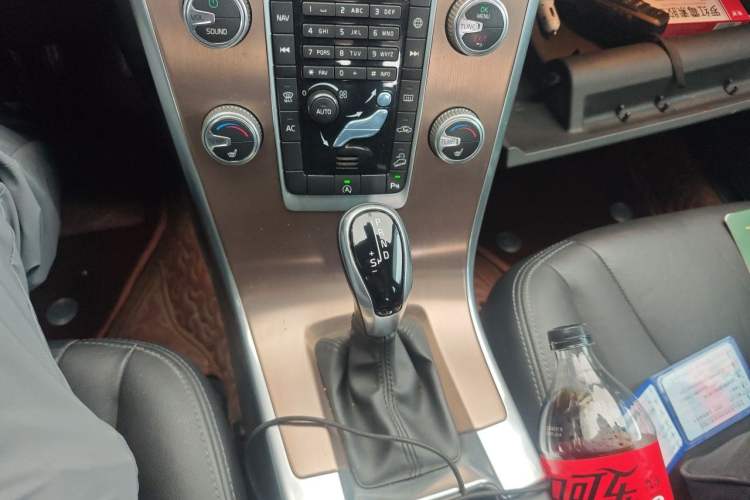 Used Volvo XC60 2016 T5 Smart Upgrade Model Gear Lever