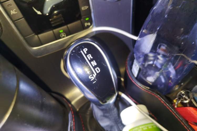 Used Volvo XC60 2016 T5 Smart Version Gear Lever