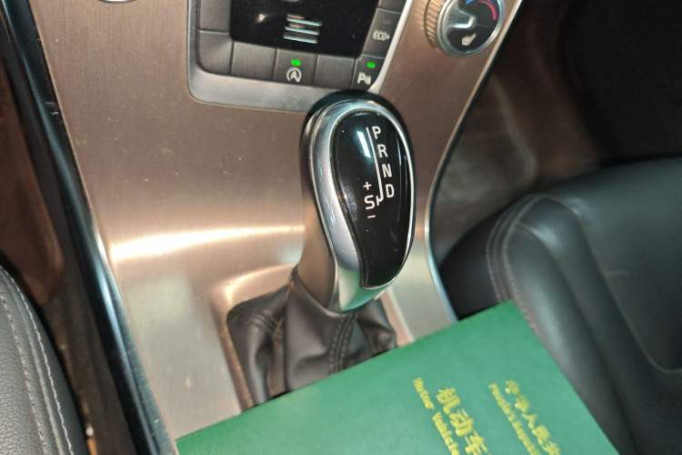 Used Volvo XC60 2016 T5 Smart Upgrade Model Gear Lever