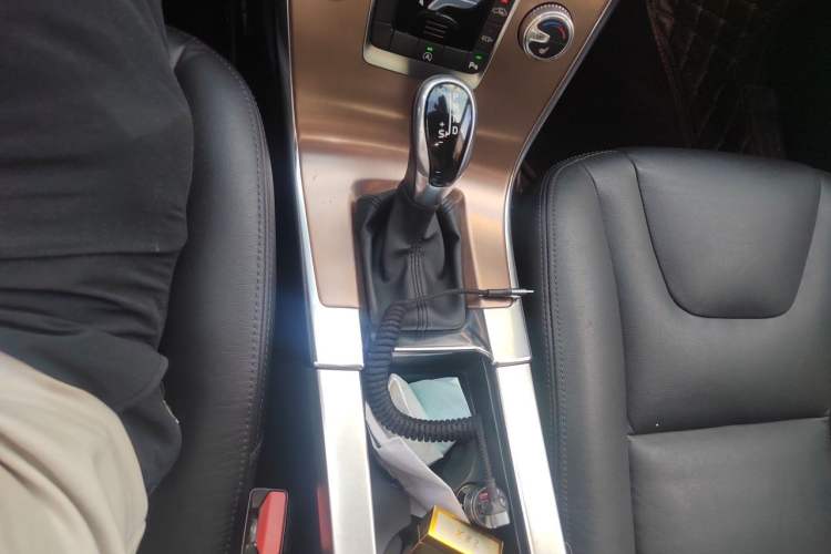 Used Volvo XC60 2016 T5 Smart Upgrade Model Gear Lever
