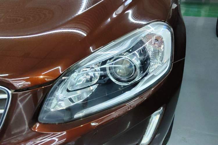 Used Volvo XC60 2016 T5 AWD Zhiyuan Edition Left Front Headlight