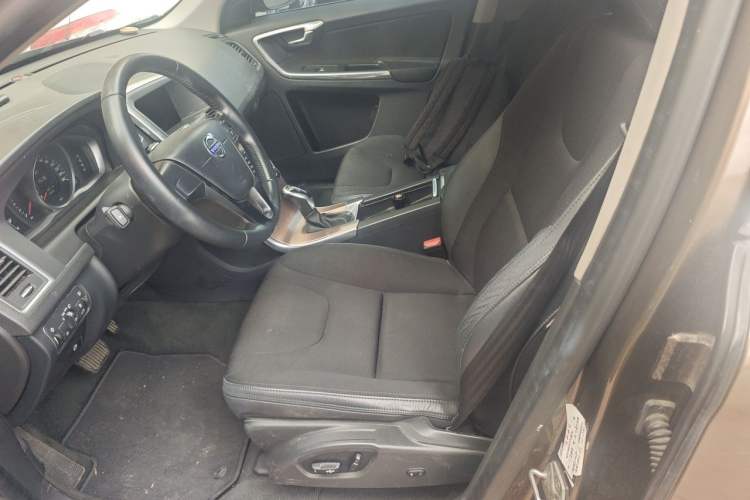 Used Volvo XC60 2016 T5 Smart Drive Edition Left Front Seat