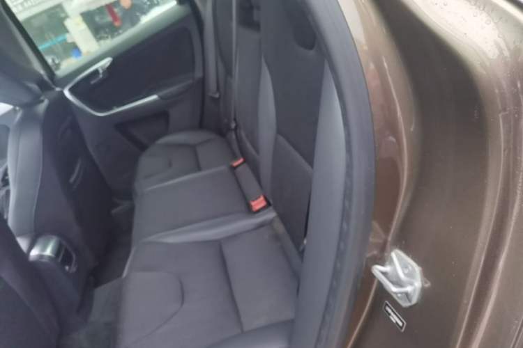 Used Volvo XC60 2016 T5 Smart Drive Edition Left Rear Seat