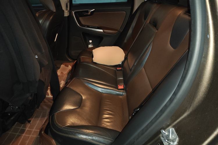 Used Volvo XC60 2016 T5 AWD Zhiyuan Edition Left Rear Seat