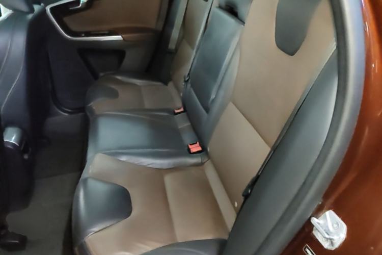 Used Volvo XC60 2016 T5 AWD Zhiyuan Edition Left Rear Seat
