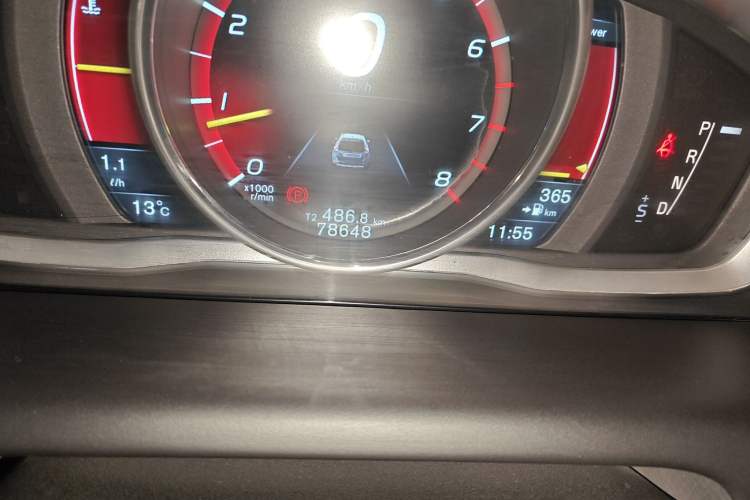 Used Volvo XC60 2016 T5 AWD Zhiyuan Edition Odometer Close Up