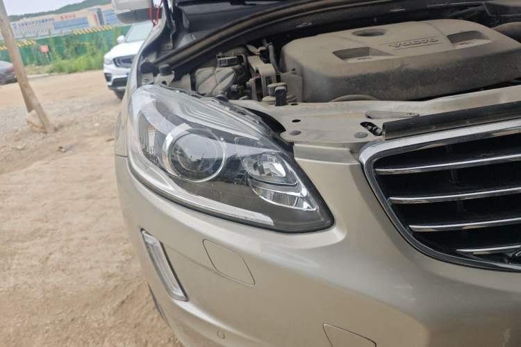 Used Volvo XC60 2016 T5 Smart Upgrade Model Right Front Headlight