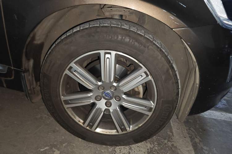 Used Volvo XC60 2016 T5 AWD Zhiyuan Edition Right Front Wheel Hub