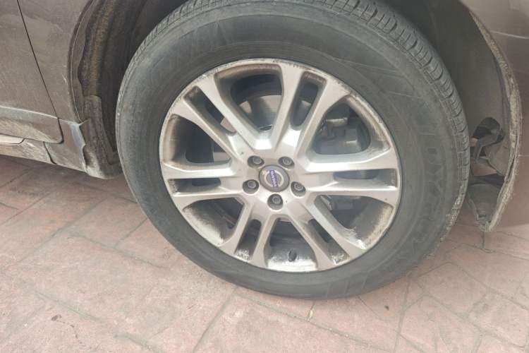 Used Volvo XC60 2016 T5 Smart Drive Edition Right Front Wheel Hub