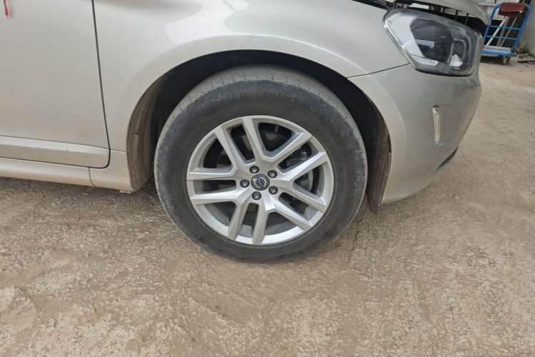 Used Volvo XC60 2016 T5 Smart Upgrade Model Right Front Wheel Hub