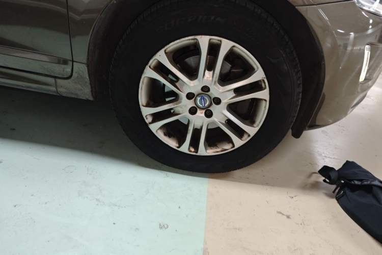 Used Volvo XC60 2016 T5 Smart Upgrade Model Right Front Wheel Hub
