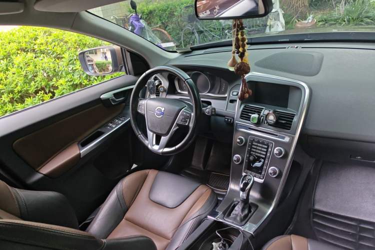 Used Volvo XC60 2016 T5 AWD Zhiyuan Edition Steering Wheel