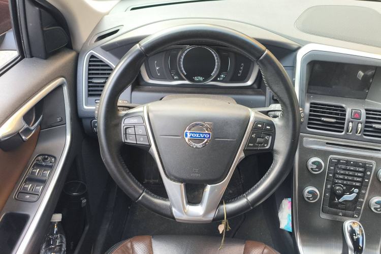 Used Volvo XC60 2016 T5 Smart Version Steering Wheel