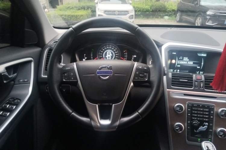 Used Volvo XC60 2016 T5 AWD Zhiyuan Edition Steering Wheel