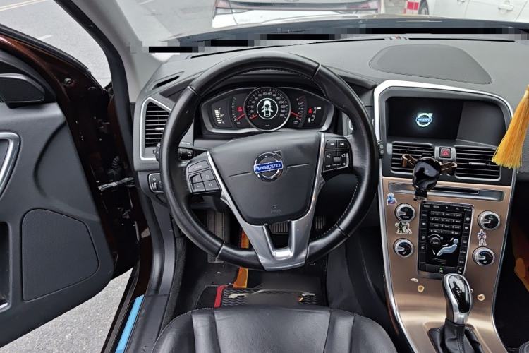 Used Volvo XC60 2016 T5 Smart Upgrade Model Steering Wheel