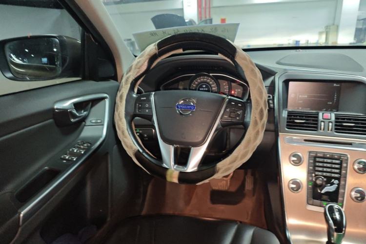 Used Volvo XC60 2016 T5 Smart Upgrade Model Steering Wheel