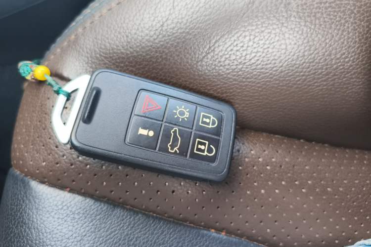 Used Volvo XC60 2016 T5 Smart Version Vehicle Key