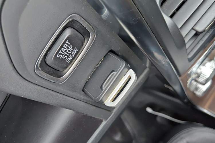 Used Volvo XC60 2016 T5 Smart Upgrade Model Vehicle Key
