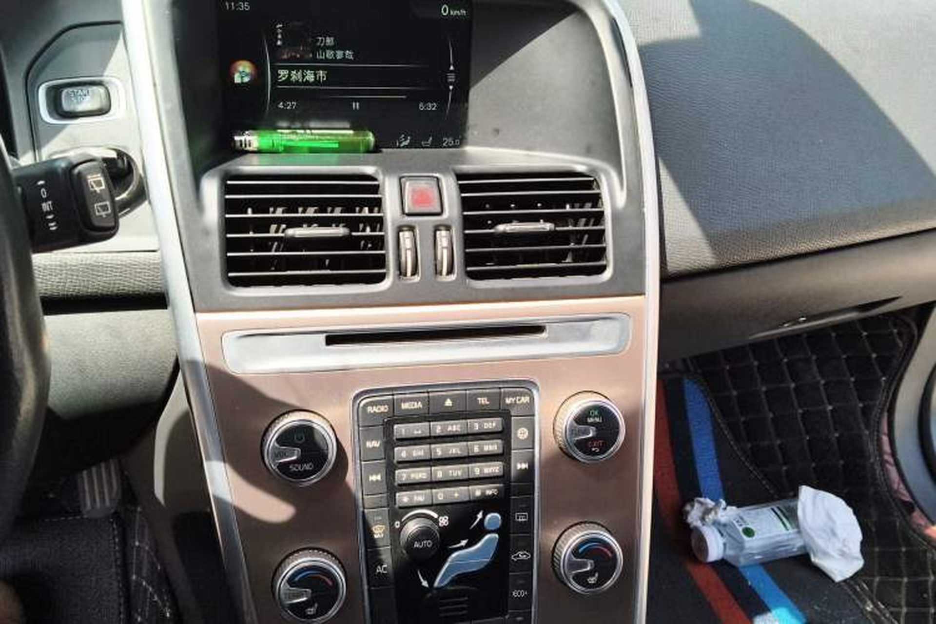 Used Volvo XC60 2017 T5 Smart Upgrade Edition Audio And AC Panel