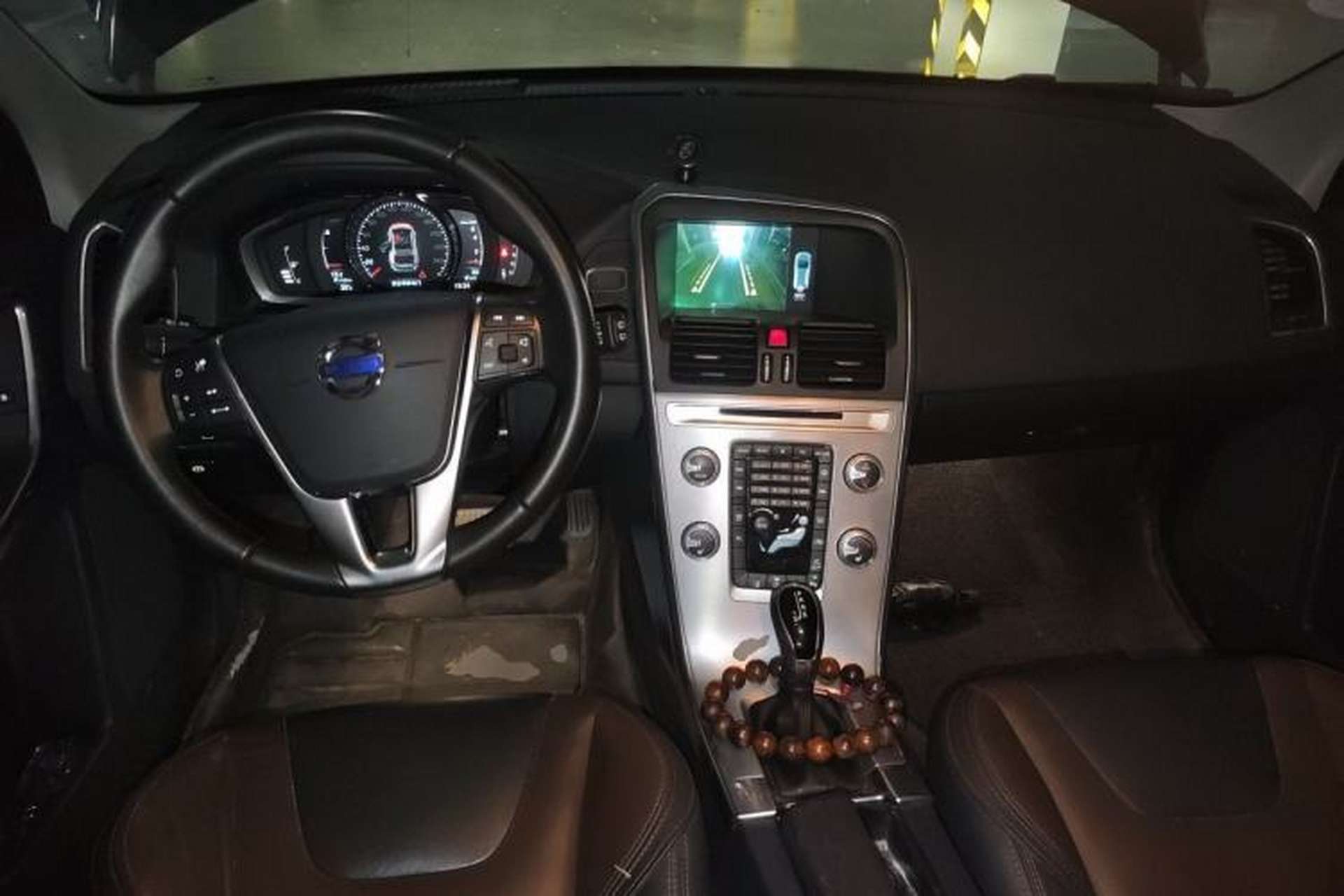 Used Volvo XC60 2017 T5 AWD Smart Range Edition Center Console