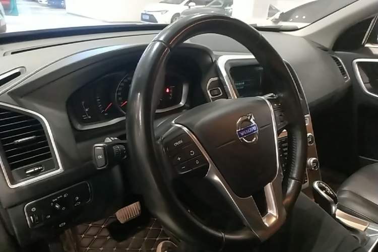 Used Volvo XC60 2017 T5 Smart Upgrade Edition Center Console