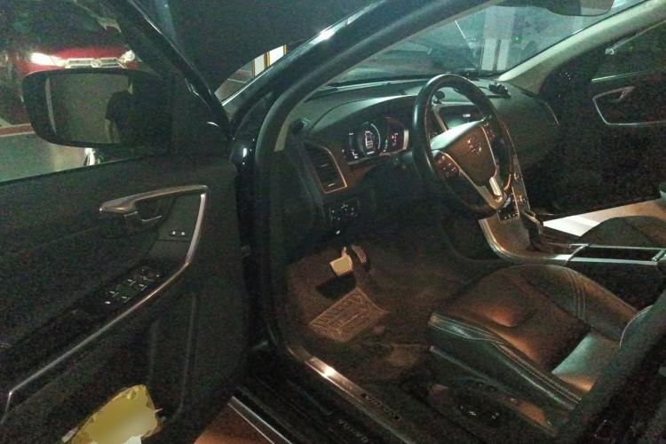 Used Volvo XC60 2017 T5 AWD Smart Upgrade Edition Driver Seat