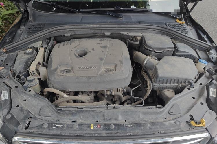 Used Volvo XC60 2017 T5 Smart Upgrade Edition Engine Bay