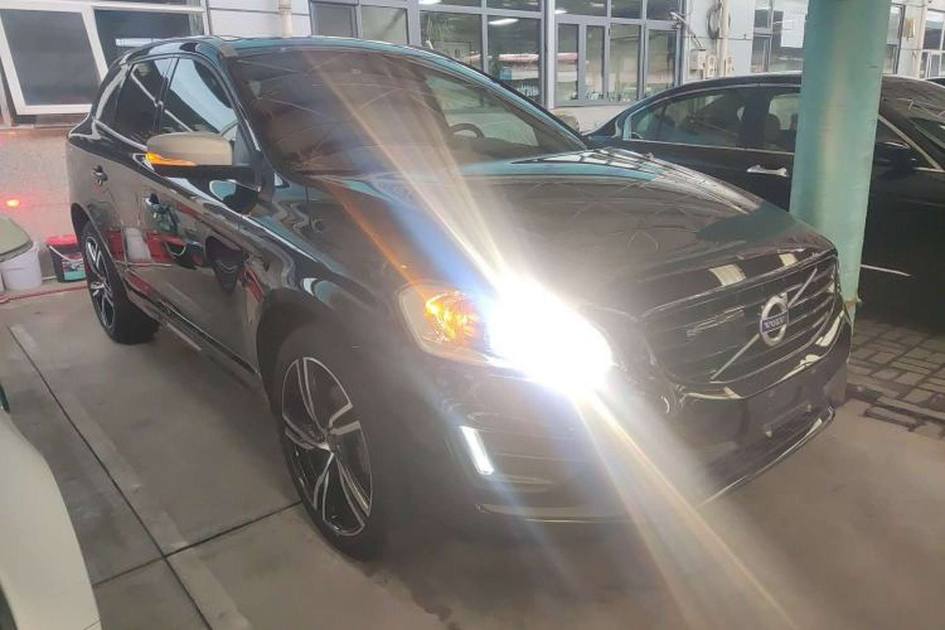Used Volvo XC60 2017 T5 AWD Personalized Sport Upgrade Edition Exterior 1