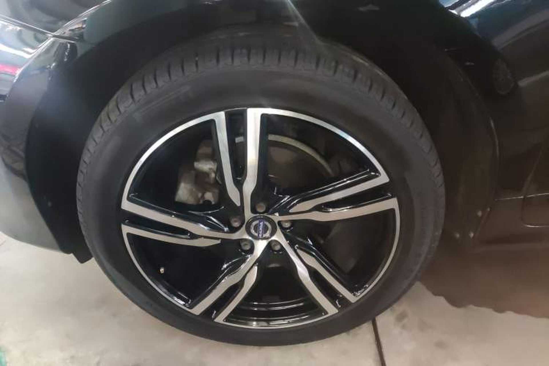 Used Volvo XC60 2017 T5 AWD Personalized Sport Upgrade Edition Exterior 3