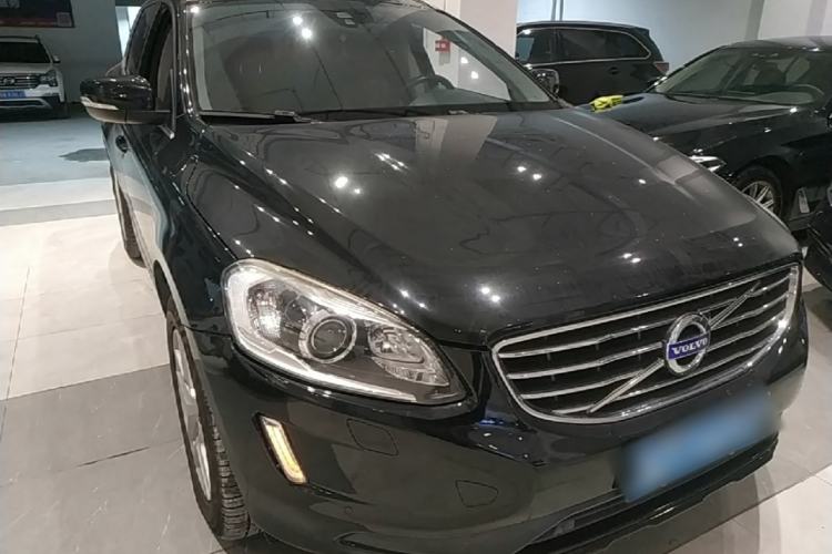 Used Volvo XC60 2017 T5 Smart Upgrade Edition Front Right 45 Deg