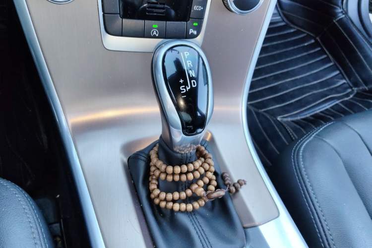 Used Volvo XC60 2017 T5 Smart Upgrade Edition Gear Lever