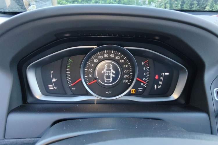 Used Volvo XC60 2017 T5 Smart Upgrade Edition Instrument Cluster