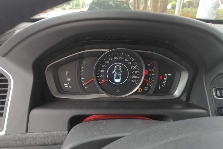 Used Volvo XC60 2017 T5 Smart Upgrade Edition Instrument Cluster