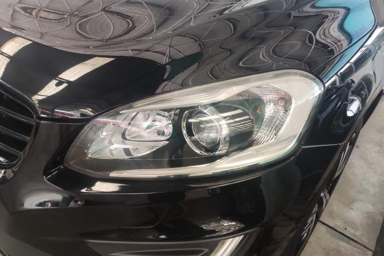 Used Volvo XC60 2017 T5 AWD Personalized Sport Upgrade Edition Left Front Headlight